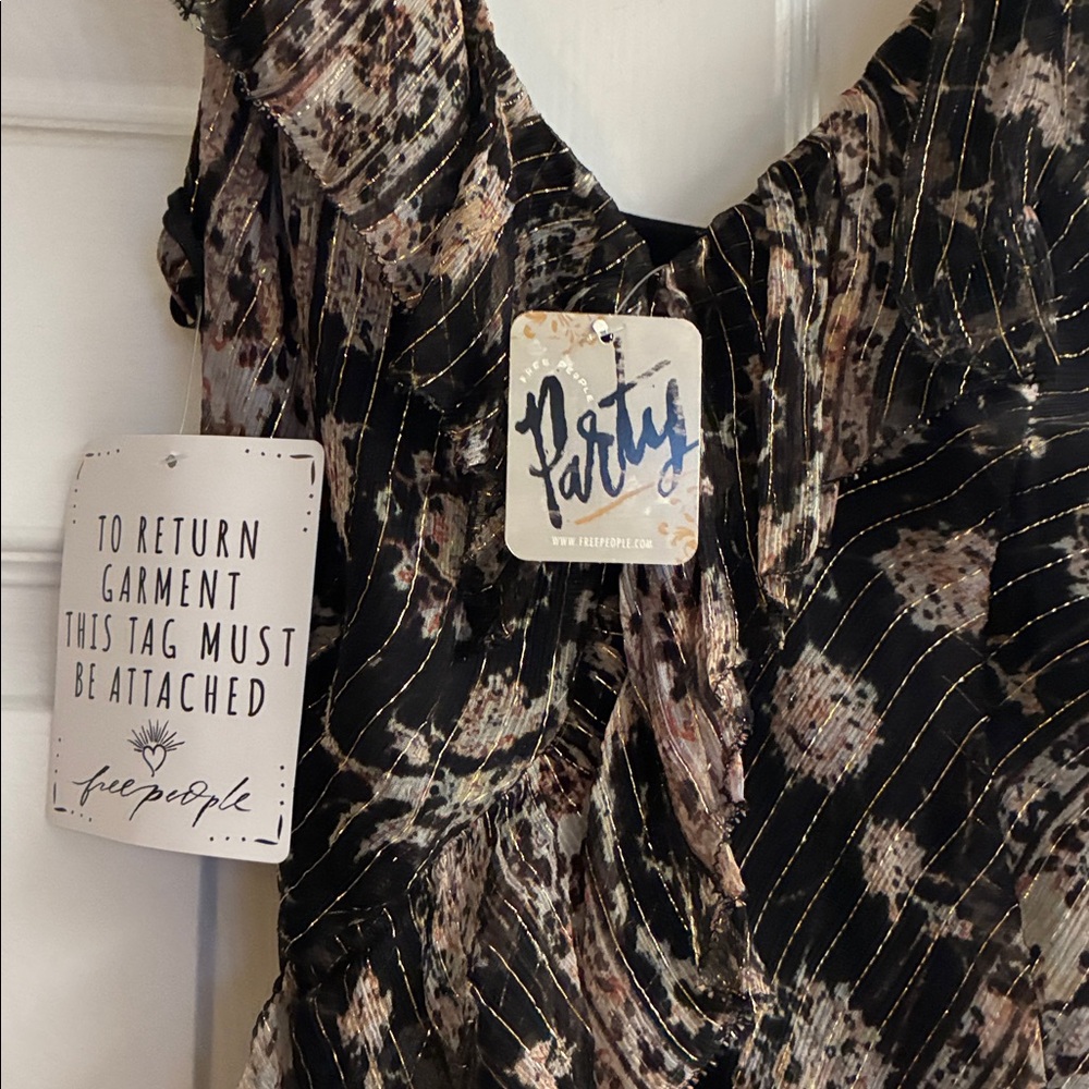Free People We Are Kindred Gwendolyn Silk Maxi Dress
$735 - Picture 7 of 10